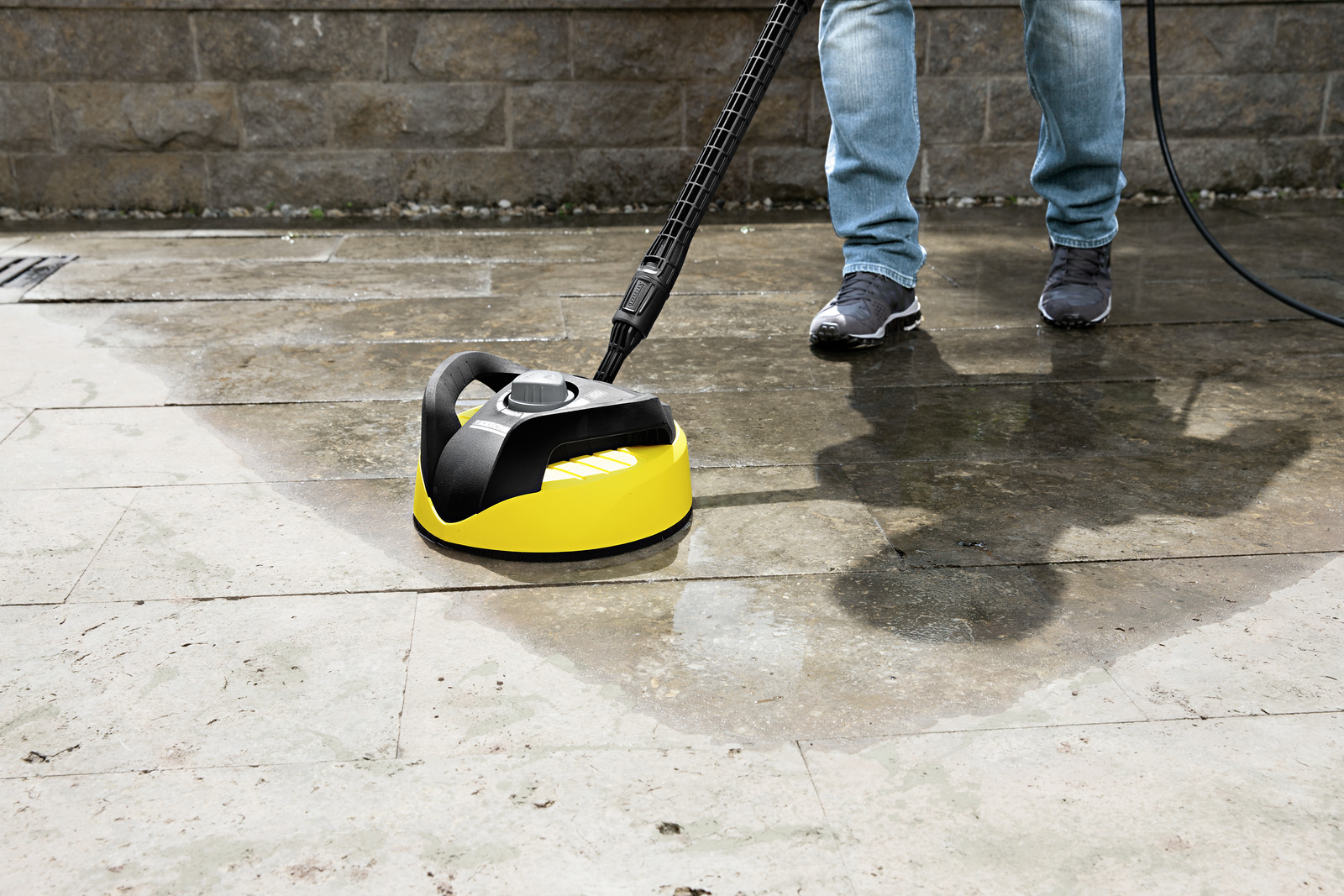 Cleaning patio slabs with and without a pressure washer